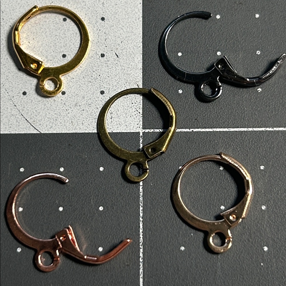 Findings: Round Earring Leavers (20)